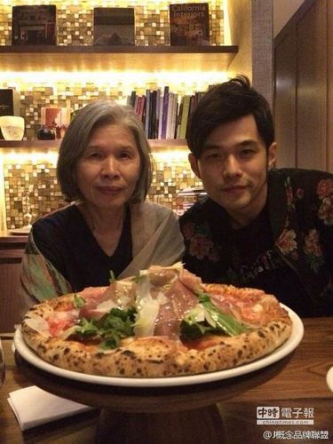 �ܽ�����ĸ�׳Է����ع��˿�������������ݣ�ͼ��