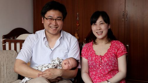 �����ɺ��ӡ���¼�и������������Ѵ�ͷ�޵�β