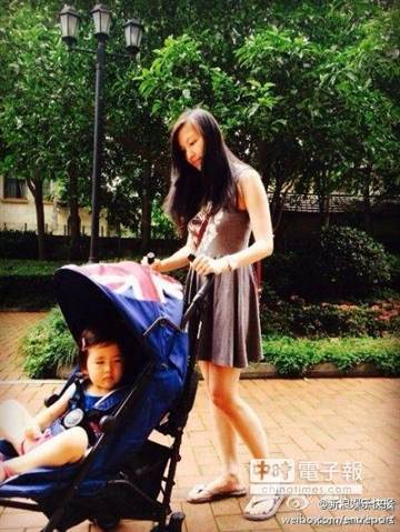 �������ư�Ůɢ�����ճ���Ư������Ů��ͼ��