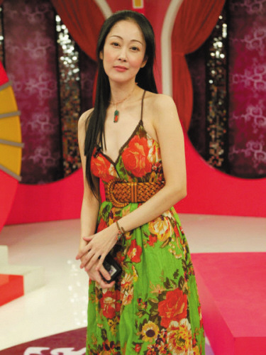 “小虎队”师姐烧炭自杀留字条:人家叫我这么做