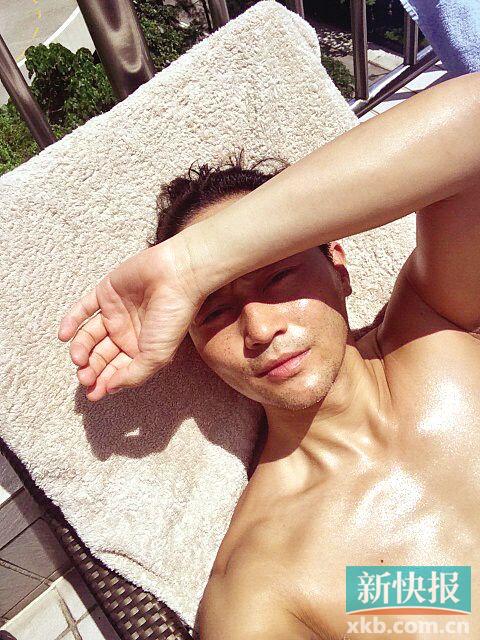 张智霖半裸晒太阳网友赞性感:令人流鼻血(图)