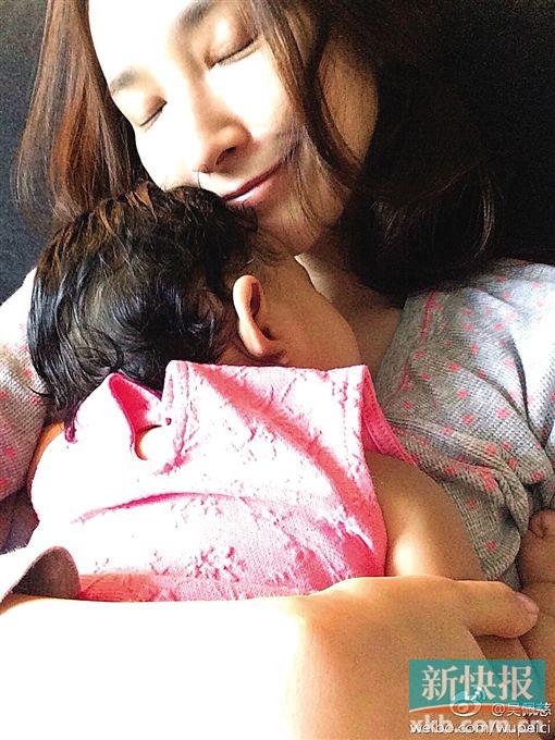 �����ΪŮ��������红�Ӹ���δ¶�棨ͼ��