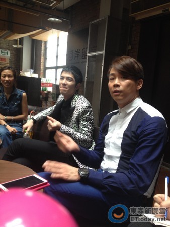 �Ն����Ͻ���Ů�ѽ�飺ϲ������Т˳������ͼ��