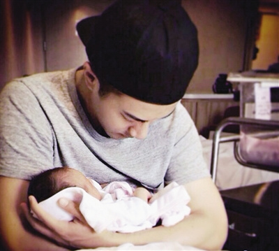 ����ɹ����������Ů�������󱦱�������ͼ��