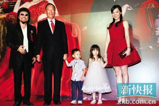 63岁郭台铭被曝将再当爹小24岁嫩妻怀第3胎(图)