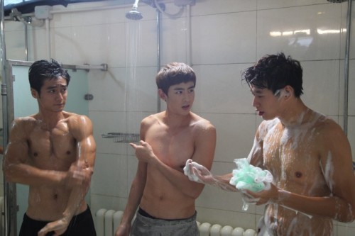 �����������������������¾繲ԡϷ�ع⣨ͼ��