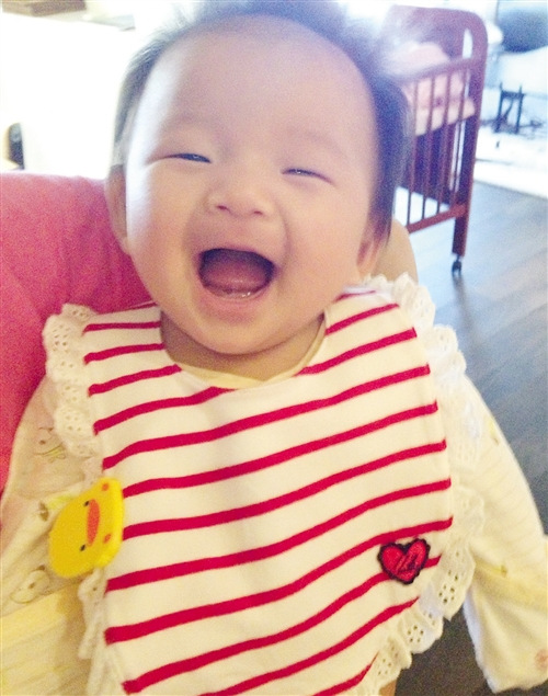 大S晒女儿大笑照宝宝表情喜庆(图)