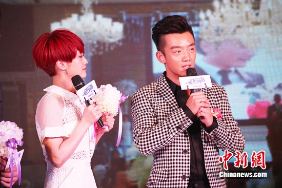 杨丞琳与郑恺办"婚礼" 谈爱情:感性理性并存(图)(2)