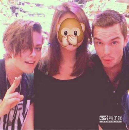 ղ�ݸ�������˹�����ѷ����з������ϡ�ĺ��Ů��