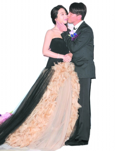 �Ն�ӭȢС16��Ů�ѻ��񻨷�Լ123��ͼ��