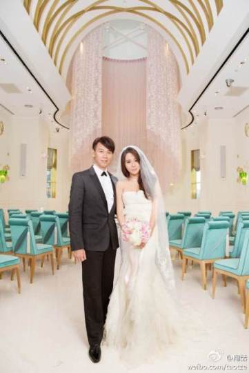 陶喆晒与娇妻婚纱照:我们幸福和被爱包围(图)