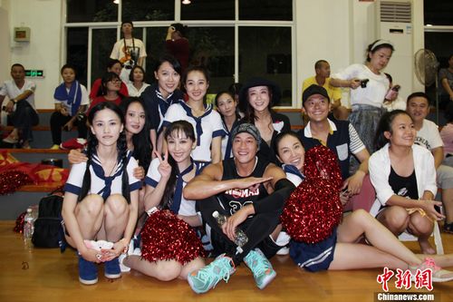 ���󶫺���������Ҷ诱������ӳ����˶��裨ͼ��