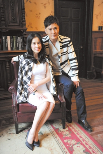 黄圣依谈与张信哲亲热戏:我很尴尬,只是装镇定