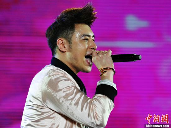 潘玮柏高空摔伤经2次手术出血得到控制(图)