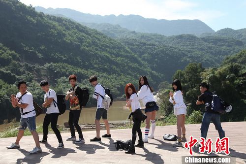 ��2��1ҹ�������������ǡ�չʾ����������裨ͼ��