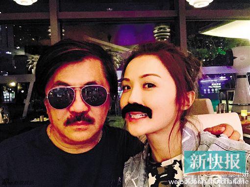 阿sa晒与父亲合照网友喊话陈伟霆:女婿快来(图)