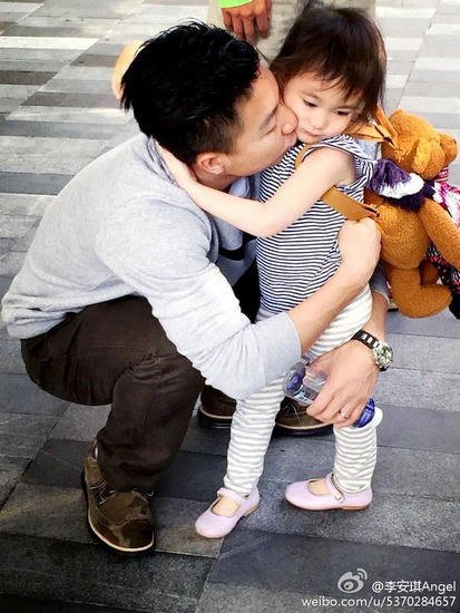 ��С��Ů������ż���ȡ��������ְ����ǣ�ͼ��