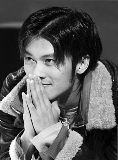 谢霆锋一件衣服穿10年 网友感叹太念旧(图)