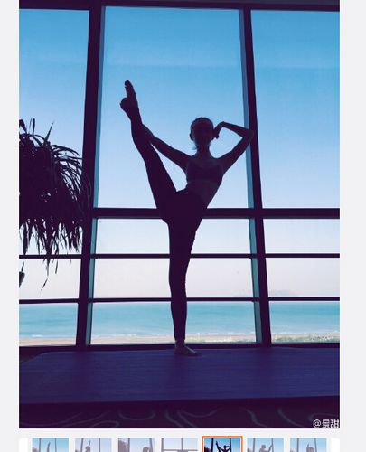 景甜晒健身剪影 大秀"一字马"(组图)(9)