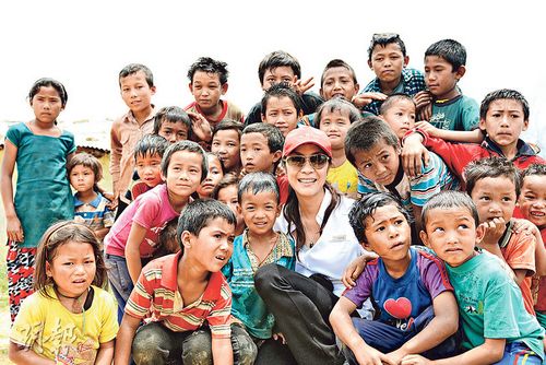 杨紫琼为尼泊尔赈灾:我与尼泊尔感情深厚(图)