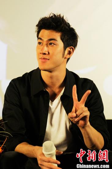 李治廷称感情事需看缘分:要慢慢来(图)