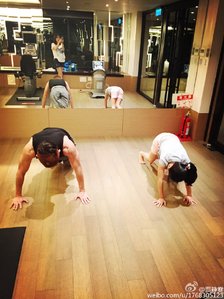 �־���ɹ������Ů��������Ƭ�ź��Լ�����һ��