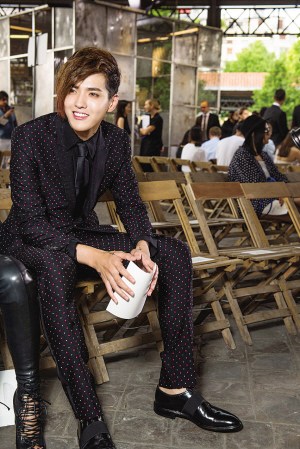 ���ෲ�������������٩����ɱ���ط�ǣ�ͼ��