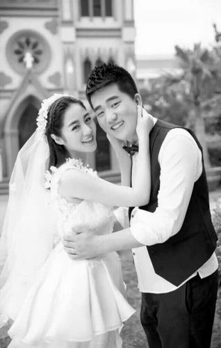 《乡村爱情》"王小蒙"晒婚纱照 老公疑是圈外人