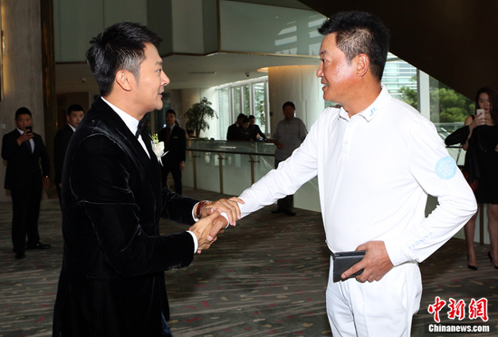 ��ԱӡС����м��Ա��գ������Ұ֣�ͼ��