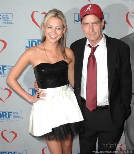 ���ǲ������������̣�ǰŮ����ͦ��ϣ����û��