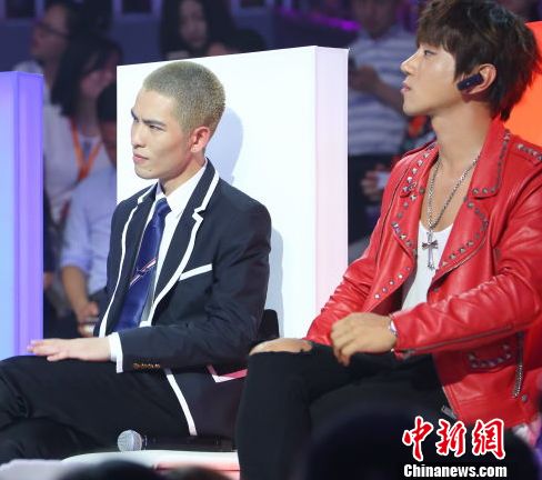 萧敬腾吴克羣回归“超女”总决赛赛制升级
