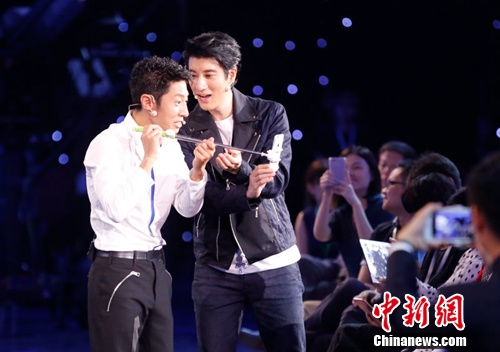 ��������ˡ���ս�����ܡ�¼��Ŀ��̫̫��ͬ