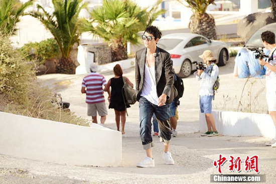 ���������š����ո����ױʼ��鱻��̫����Խ��ǰ