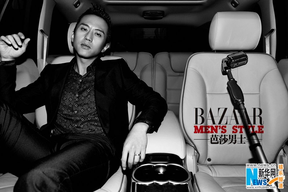 邓超雅痞风写真登封面戴墨镜骑酷炫摩托车