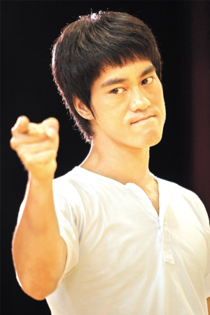  李小龙传奇>主角陈国坤:星爷领进门 自打满分