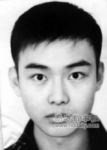 海岩儿子承认整形失败 网友称"太怪异了"(组图)(2)