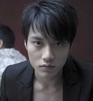  盛夏光年>男主角张睿家被爆高三结婚 已有两子