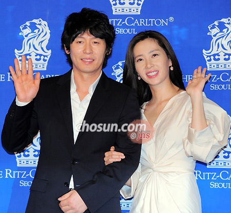 组图韩星宋允儿薛景求宣布本月28日完婚