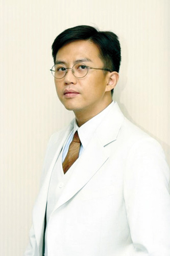 组图:邓超白发飘飘当大侠 三档大戏成话题(2)