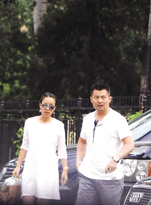 那英与老公孟桐7点左右开车到阿森鲍鱼店.