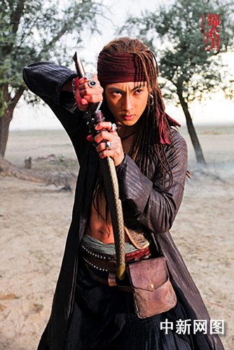 赵薇为爱动情洒泪 《锦衣卫》冷兵器亮相(组图)(2)