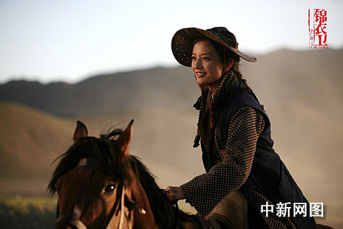 《锦衣卫》剧照之乔花赵薇骑马