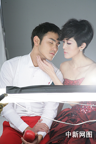 阮经天陈珊妮耳鬓厮磨 迷幻梦境遇女神(组图)