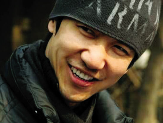 "被砍"导演鄢颇;作风洋派感情生活多姿多彩(图)