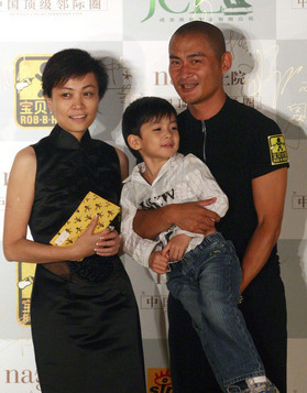 盘点娱乐圈"各型"夫妻:或雪中送炭或借光上位(4)