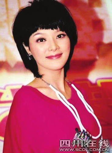 新闻中心 娱乐新闻【点击查看其它图片】   尽管是刚亮相《朝闻天下》