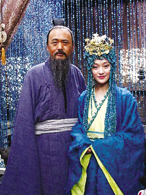 周润发周迅在《孔子》中的造型.