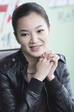 阿雅撇去"三八"形象 出国学习收获一份感情(图)