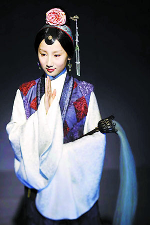 李少红:宝黛钗用额妆是有意"脱俗"