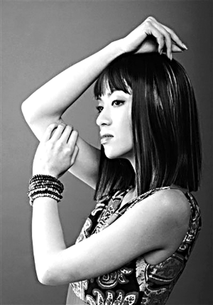 《梅艳芳菲》主演陈炜:对着镜子学梅姐